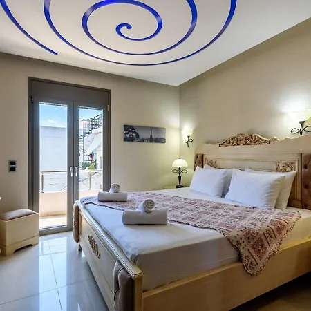 Apartment Evgenias Luxury With Rooftop Pool -parking