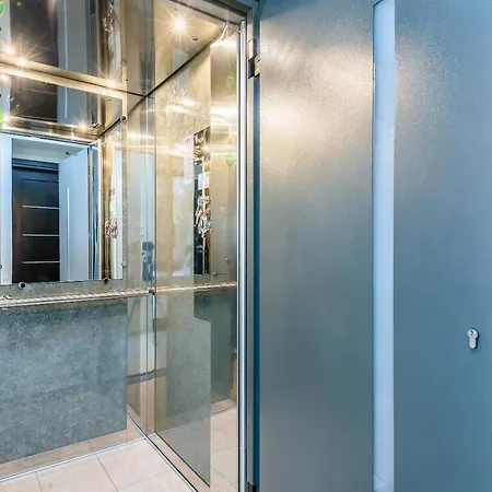 Evgenias Luxury With Rooftop Pool 하니아