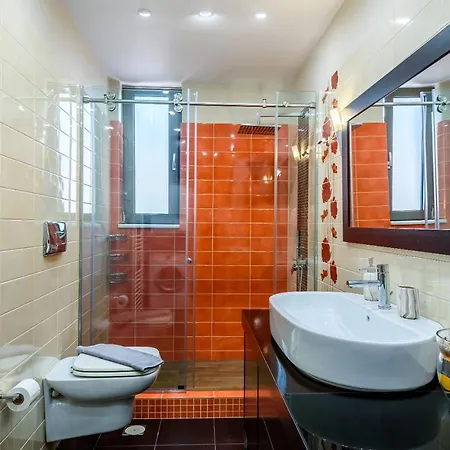 아파트 Evgenias Luxury With Rooftop Pool *