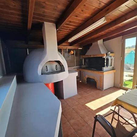 Apartment Evgenias Luxury With Rooftop Pool -parking