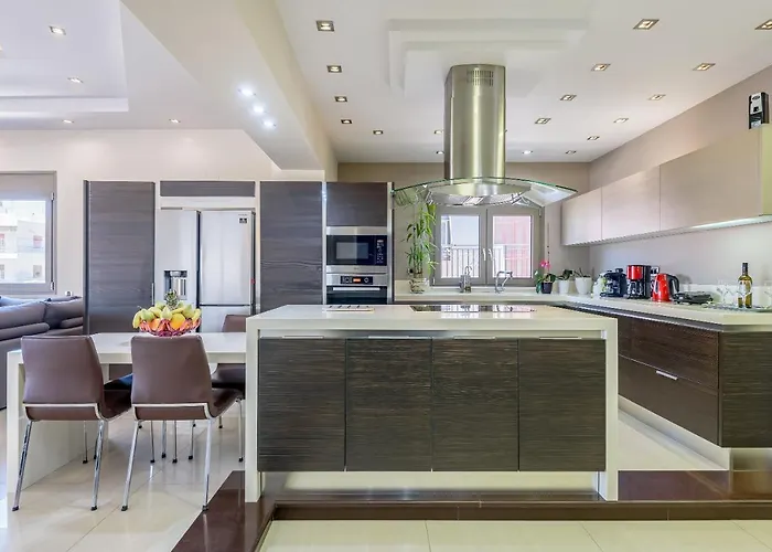 Evgenias Luxury With Rooftop Pool Apartament *