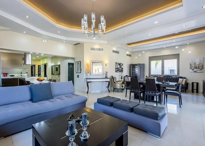 Evgenias Luxury With Rooftop Pool