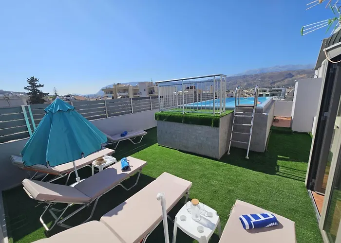 Evgenias Luxury With Rooftop Pool Apartament